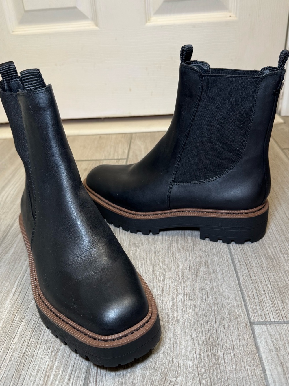 NWOT Sam Edelman Laguna Leather Lug Sole Chelsea Boot Size 8 - Picture 6 of 15